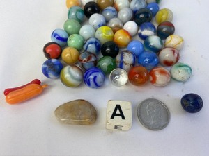 lot 228 image: 50 Vintage & Antique Marbles