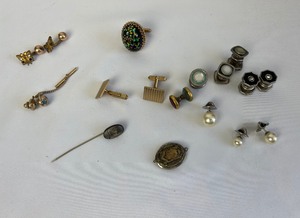 lot 287 image: Large Lot of Vintage Tie Pins and Cufflinks - 35 Pieces