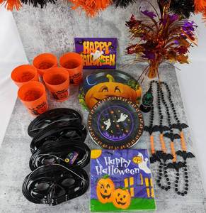lot 280 image: Halloween Party Supplies & Decorations