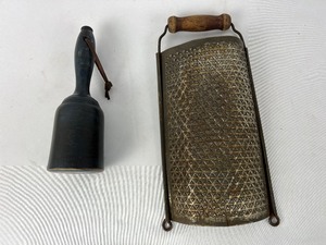 lot 290 image: Vintage Kitchen Utensils 9 Pieces