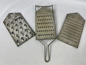 lot 292 image: Vintage Kitchen Handheld Graters 13 Pieces