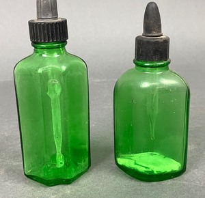 lot 381 image: Collection of Antique Green Glass Bottles with Droppers - #1