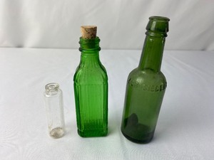 lot 398 image: 15 Antique Green Glass Bottles