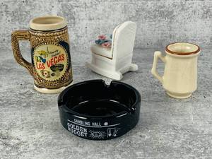lot 264 image: Fun Vintage Travel Memorabilia - Vegas, Florida, California