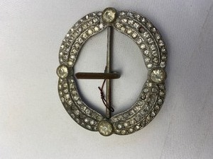 lot 460 image: Lot of 30 Vintage Jeweled, Shiny and Sparkly Belt Buckles