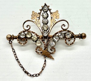 lot 473 image: Unusual Victorian Era Copper-Tone Brooch w Attached Straight Pin on Safety Chain
