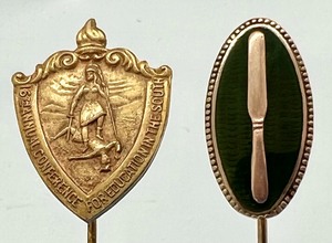lot 479 image: Two Unusual Antique Stick Pins Circa 1910-1914 - Annual Conference for Education In The South and Pharmacists Spatula Club