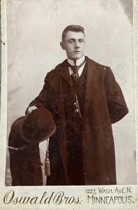lot 536 image: Beautiful Collection of Antique Studio Portraits - Minneapolis & St. Paul Studios