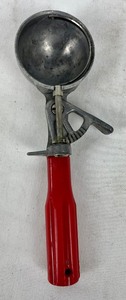 lot 90 image: Vintage and Antique Ice Cream Scoops - Scoop Master