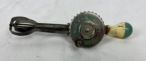 lot 88 image: More Antique & Vintage Rotary Egg BeatersHand Mixers - A & J Including a Mini, EKCO, Instant Whip