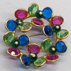 lot 558 image: Vintage Jewelry Two Colorful Brooches and Pearl and Silver Tone Flower Clip-On Earrings