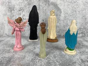 lot 450 image: Vintage Religious Figures- Mother Mary, Angels & Saints