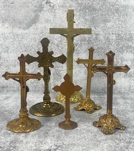 lot 401 image: A Collection of Ornate Vintage Gilt Metal Crucifixes