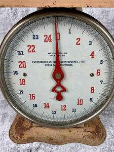 lot 432 image: Antique 25 lb Kitchen Scale, 1913