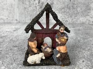 lot 436 image: Two Vintage Shelf Nativity Scenes