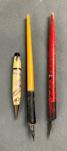 lot 332 image: Collection of Antique Glass Ink Bottles & Pens - Sanford, Standard