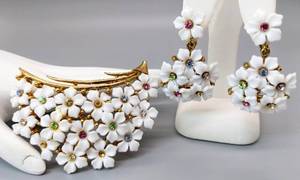 lot 273 image: Vintage Daisy Rainbow Rhinestone Brooch and Earrings with Brass, Gold and Copper Tone Pins