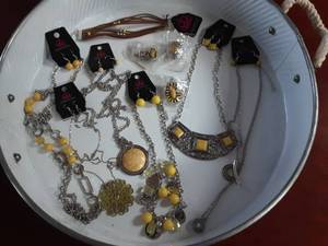 Lot Of 10 New Fashion Jewelry Accessories (Necklaces Come With Matching Earrings)