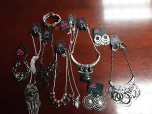 Lot Of 10 New Fashion Jewelry Accessories (Necklaces Come With Matching Earrings)
