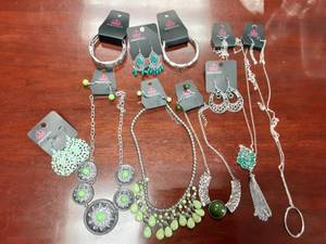Lot Of 10 New Fashion Jewelry Accessories (Necklaces Come With Matching Earrings)