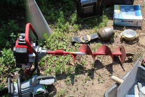 lot 41 image: Earthquake Viper 43cc Ice Auger