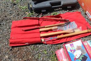 lot 75 image: Marlboro Grill Utensil Set with Soft Side Carry Bag