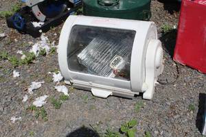 lot 79 image: George Jr. Routisserie Oven