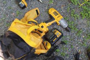 lot 93 image: DeWalt DW059 12 18V Heavy Duty Impact Wrench with Battery, Charger, Case