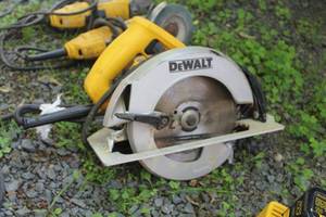 lot 101 image: DeWalt DW367 7-14 Circular Saw