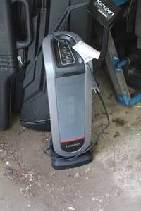 lot 147 image: Lasko Household Movable Air Heater