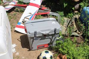 lot 151 image: Everbilt 26-Quart Chest Cooler