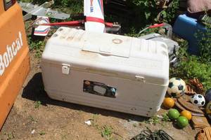 lot 152 image: Igloo Maxcold Premium 165-Quart Chest Cooler