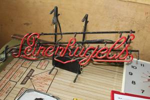lot 38 image: Leinenkugels Neon Wall Light