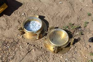 lot 169 image: Lot of (2) Vintage Brass Clock Mounts