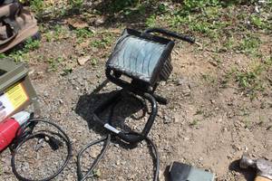 lot 175 image: Shop Work Light