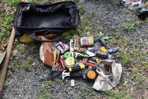 lot 179 image: Hand Tools w DeWalt Soft Side Carry Bag