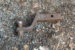 lot 191 image: Hitch Mount with 2 Ball