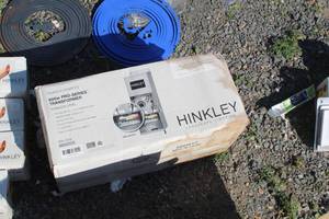 lot 236 image: Hinkley Landscape Lighting Pro Series 600W Transformer (in original box)