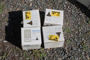 lot 239 image: Lot of (4) Hinkley Landscape Lighting Deck & Step Lighting Kiss Deck and Wall Sconce (in original box)