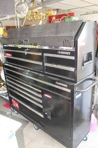 lot 9 image: Husky 61 Rolling Tool Chest and Cabinet 10-drawer1-door