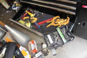 lot 16 image: Hand Tools, Hardware - Clamps, Pipe Wrench, Various Hammers, Hatchet, Mallet, Box Level, Pittsburgh 32pc Combination Wrench Set SAEMetric