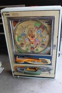 lot 18 image: Vintage Sanyo Pachinko Pinball Machine
