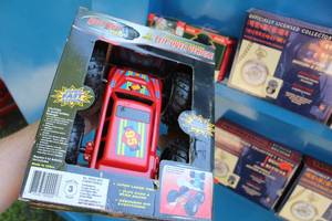 lot 260 image: Road Gear Pro #95 2 Sided Battery Operated Flip Over Vehicle (in original box)