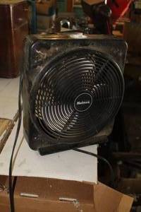 lot 456 image: Holmes 8 Box Fan
