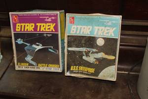 lot 430 image: Lot of (2) Vintage AMT Un-assembled Scale Hobby Kits (in original boxes) - Star Trek - U.S.S. Enterprise, Klingon