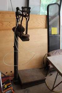 lot 301 image: Vintage Howe Scale Co Floor Scale