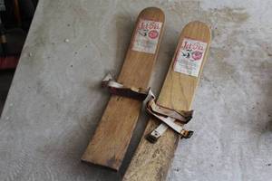 lot 332 image: Vintage Jet-Ski Skis
