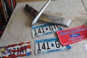 lot 336 image: (3) License Plates, Hood Ornament