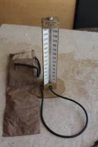 lot 344 image: PyMaH Home Sphyg Blood Pressure Gauge