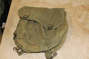 lot 357 image: Vintage Army Rucksack